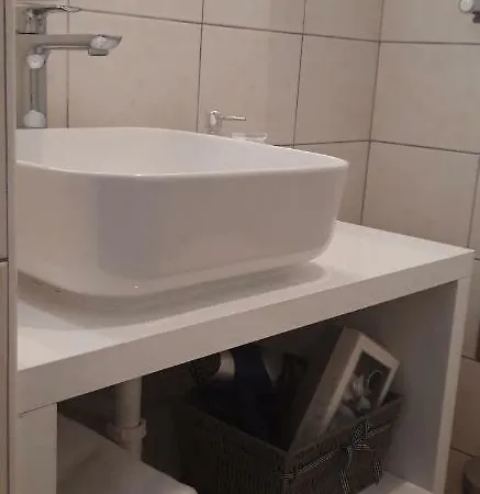 Downtown Main Street * 扎达尔