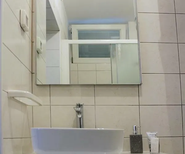 Downtown Main Street Apartamento *