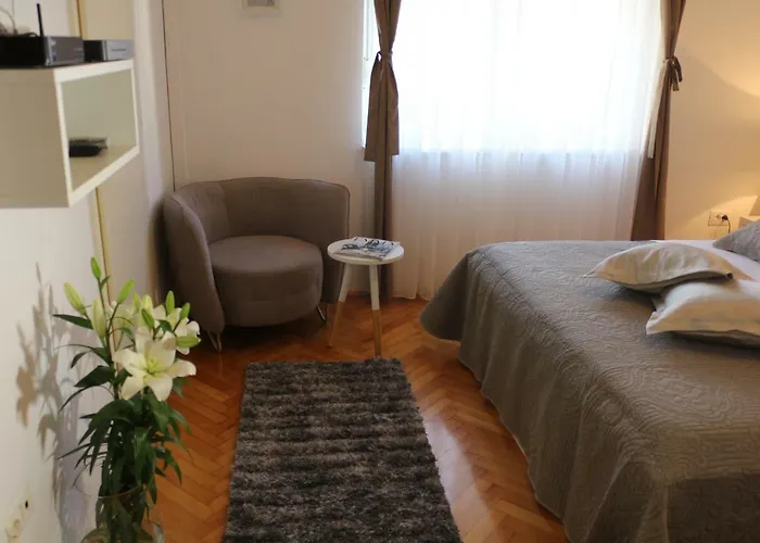 Downtown Main Street Apartamento *