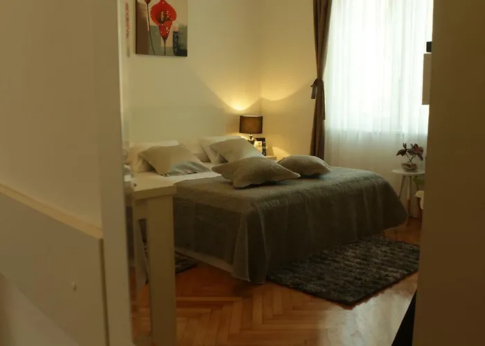 Downtown Main Street Apartamento