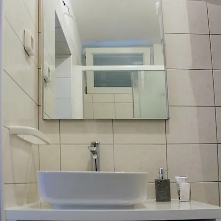 Downtown Main Street Appartement *