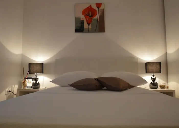 Downtown Main Street Lejlighed